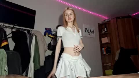 Snapshot of ilianamessersmith chatting on 11, 2, 2026 ShyLuna online show from 11, 2, 2026