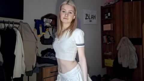 Snapshot of ilianamessersmith chatting on 28, 3, 2026 ShyLuna online show from 28, 3, 2026