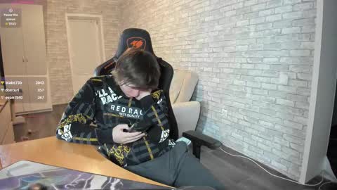 Snapshot of iliaskrislove chatting on 6, 3, 2025 iliaskris online show from 6, 3, 2025