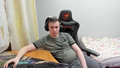 Snapshot of iliaskrislove chatting on 4, 12, 2025 iliaskris online show from 4, 12, 2025