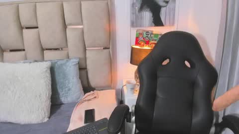 Snapshot of iliy_ chatting on 30, 12, 2024 ILY   online show from 30, 12, 2024