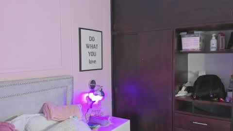 Snapshot of iliy_ chatting on 14, 2, 2025 ILY   online show from 14, 2, 2025