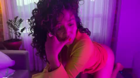 Snapshot of illaroom chatting on 23, 1, 2025 Kloe online show from 23, 1, 2025