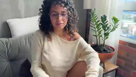 Snapshot of illaroom chatting on 24, 2, 2025 Kloe online show from 24, 2, 2025