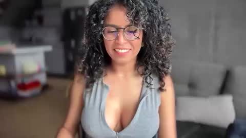 Snapshot of illaroom chatting on 27, 9, 2025 Kloe online show from 27, 9, 2025