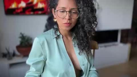 Snapshot of illaroom chatting on 20, 3, 2026 Kloe online show from 20, 3, 2026