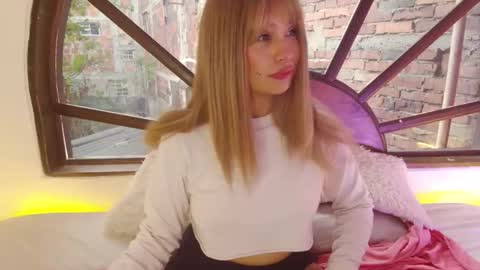 Snapshot of illayna chatting on 16, 4, 2026 ILAYNA Independient model online show from 16, 4, 2026