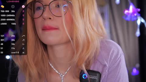 Lindsey and Candice online show from 17, 12, 2025