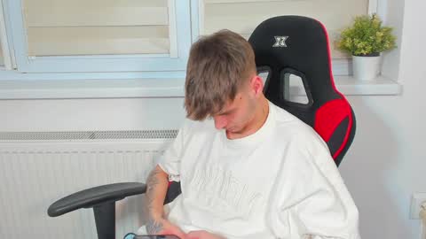 Snapshot of illusions888 chatting on 12, 12, 2024 D-Illusion online show from 12, 12, 2024