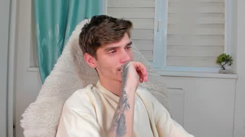 Snapshot of illusions888 chatting on 1, 2, 2025 D-Illusion online show from 1, 2, 2025