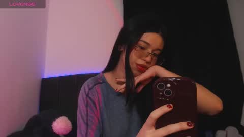 Snapshot of ily_bea chatting on 21, 1, 2025 Ily Bea online show from 21, 1, 2025