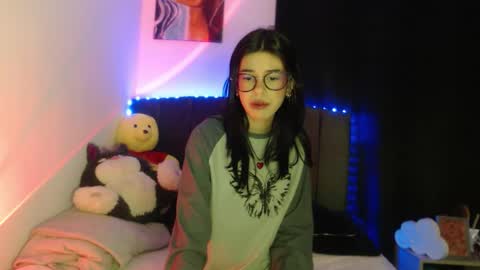 Snapshot of ily_bea chatting on 1, 4, 2026 Ily Bea online show from 1, 4, 2026