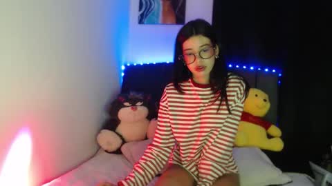 Snapshot of ily_bea chatting on 7, 4, 2026 Ily Bea online show from 7, 4, 2026