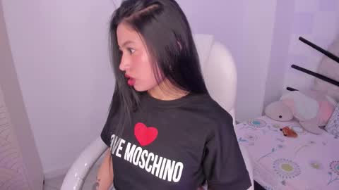 Snapshot of im_atenea_ chatting on 14, 1, 2026 Atenea online show from 14, 1, 2026