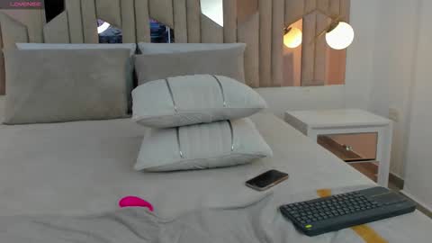 Caro   online show from 8, 10, 2025