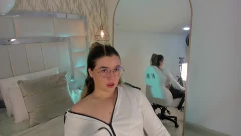 DAHLIA online show from 17, 9, 2025