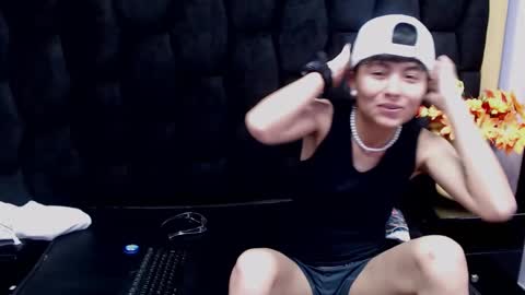 Snapshot of im_mathias chatting on 27, 12, 2024 mathias online show from 27, 12, 2024