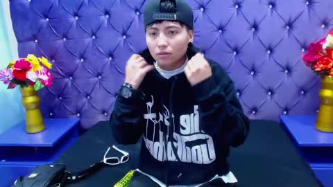 Snapshot of im_mathias chatting on 8, 1, 2025 mathias online show from 8, 1, 2025