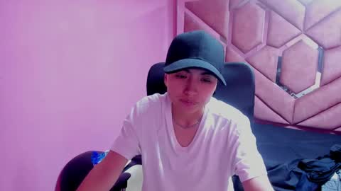 Snapshot of im_mathias chatting on 16, 1, 2025 mathias online show from 16, 1, 2025