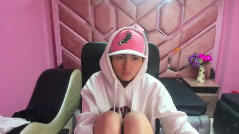 Snapshot of im_mathias chatting on 21, 1, 2025 mathias online show from 21, 1, 2025