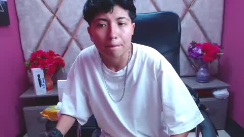 Snapshot of im_mathias chatting on 7, 2, 2025 mathias online show from 7, 2, 2025