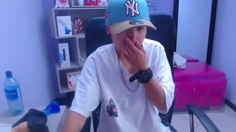 Snapshot of im_mathias chatting on 13, 2, 2025 mathias online show from 13, 2, 2025