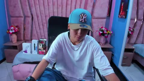 Snapshot of im_mathias chatting on 5, 3, 2025 mathias online show from 5, 3, 2025