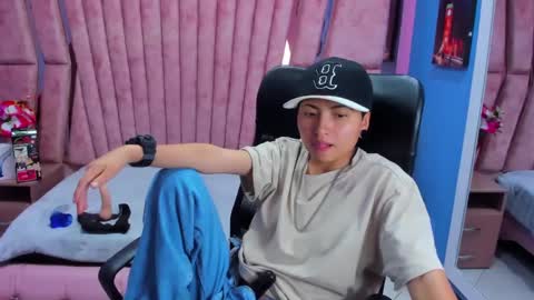 Snapshot of im_mathias chatting on 11, 3, 2025 mathias online show from 11, 3, 2025