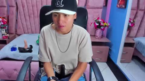 Snapshot of im_mathias chatting on 11, 3, 2025 mathias online show from 11, 3, 2025