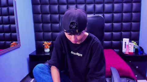 Snapshot of im_mathias chatting on 3, 10, 2025 mathias online show from 3, 10, 2025