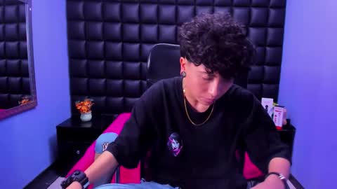 Snapshot of im_mathias chatting on 25, 10, 2025 mathias online show from 25, 10, 2025