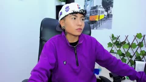 Snapshot of im_mathias chatting on 6, 11, 2025 mathias online show from 6, 11, 2025