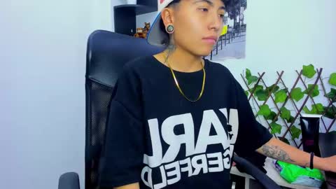 Snapshot of im_mathias chatting on 8, 11, 2025 mathias online show from 8, 11, 2025