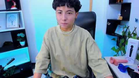 Snapshot of im_mathias chatting on 22, 11, 2025 mathias online show from 22, 11, 2025