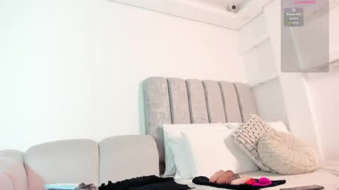 Snapshot of im_merlina chatting on 27, 4, 2026 MERLINA online show from 27, 4, 2026