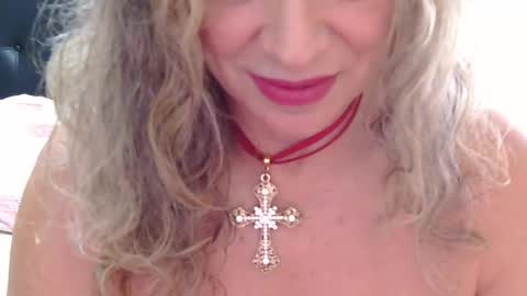 Snapshot of im_sharonr chatting on 19, 11, 2025 Sharon online show from 19, 11, 2025