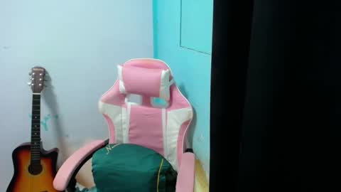 Ms. M online show from 28, 10, 2025