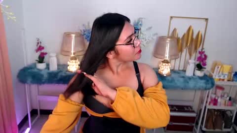 Ashley online show from 30, 1, 2025