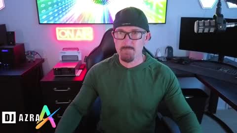 Snapshot of imdjazra chatting on 4, 2, 2025 DJ Azra online show from 4, 2, 2025