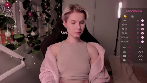 Snapshot of imnotmia chatting on 23, 12, 2024 Mia online show from 23, 12, 2024