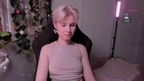 Snapshot of imnotmia chatting on 11, 1, 2025 Mia online show from 11, 1, 2025