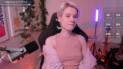 Snapshot of imnotmia chatting on 22, 2, 2025 Mia online show from 22, 2, 2025