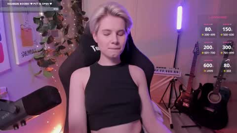 Snapshot of imnotmia chatting on 27, 2, 2025 Mia online show from 27, 2, 2025