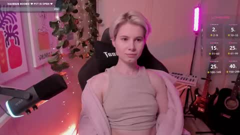 Snapshot of imnotmia chatting on 28, 2, 2025 Mia online show from 28, 2, 2025