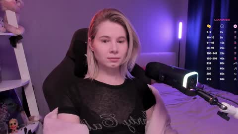 Snapshot of imnotmia chatting on 6, 4, 2026 Mia online show from 6, 4, 2026