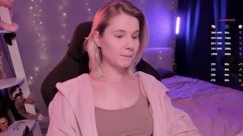 Snapshot of imnotmia chatting on 12, 4, 2026 Mia online show from 12, 4, 2026