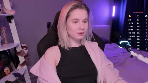 Snapshot of imnotmia chatting on 13, 4, 2026 Mia online show from 13, 4, 2026