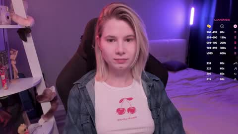 Snapshot of imnotmia chatting on 19, 4, 2026 Mia online show from 19, 4, 2026