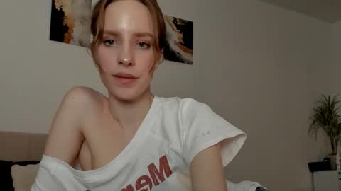 Snapshot of imogensy chatting on 7, 2, 2026 my name Imo Fansly online show from 7, 2, 2026