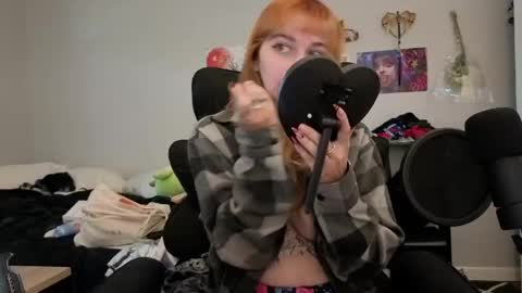 Snapshot of inarafoxxx chatting on 18, 4, 2026 Inarafoxx online show from 18, 4, 2026